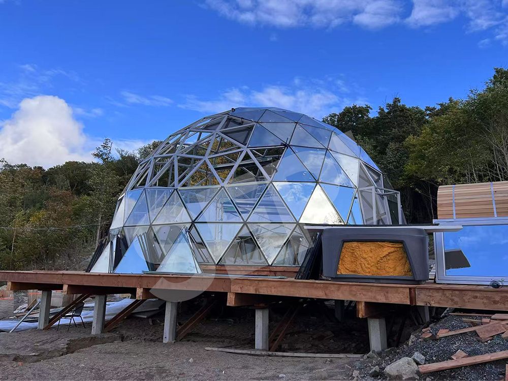 加拿大 「魁北克城」玻璃球帳篷