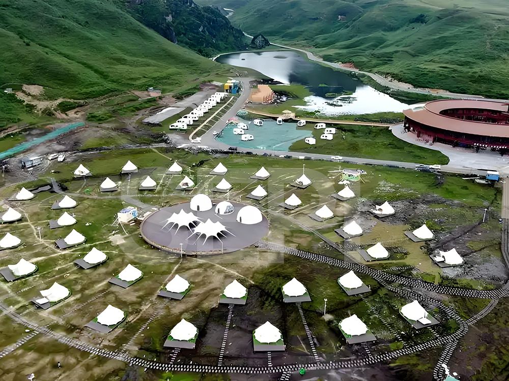 貴州「阿西里西·貴州之巔星空營地」